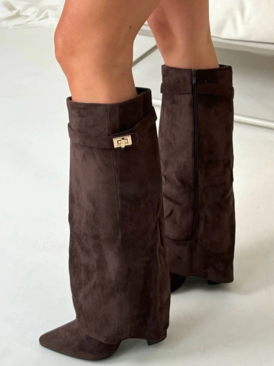 Elegante Damenstiefel aus hochwertigem Suede mit goldenen Akzenten